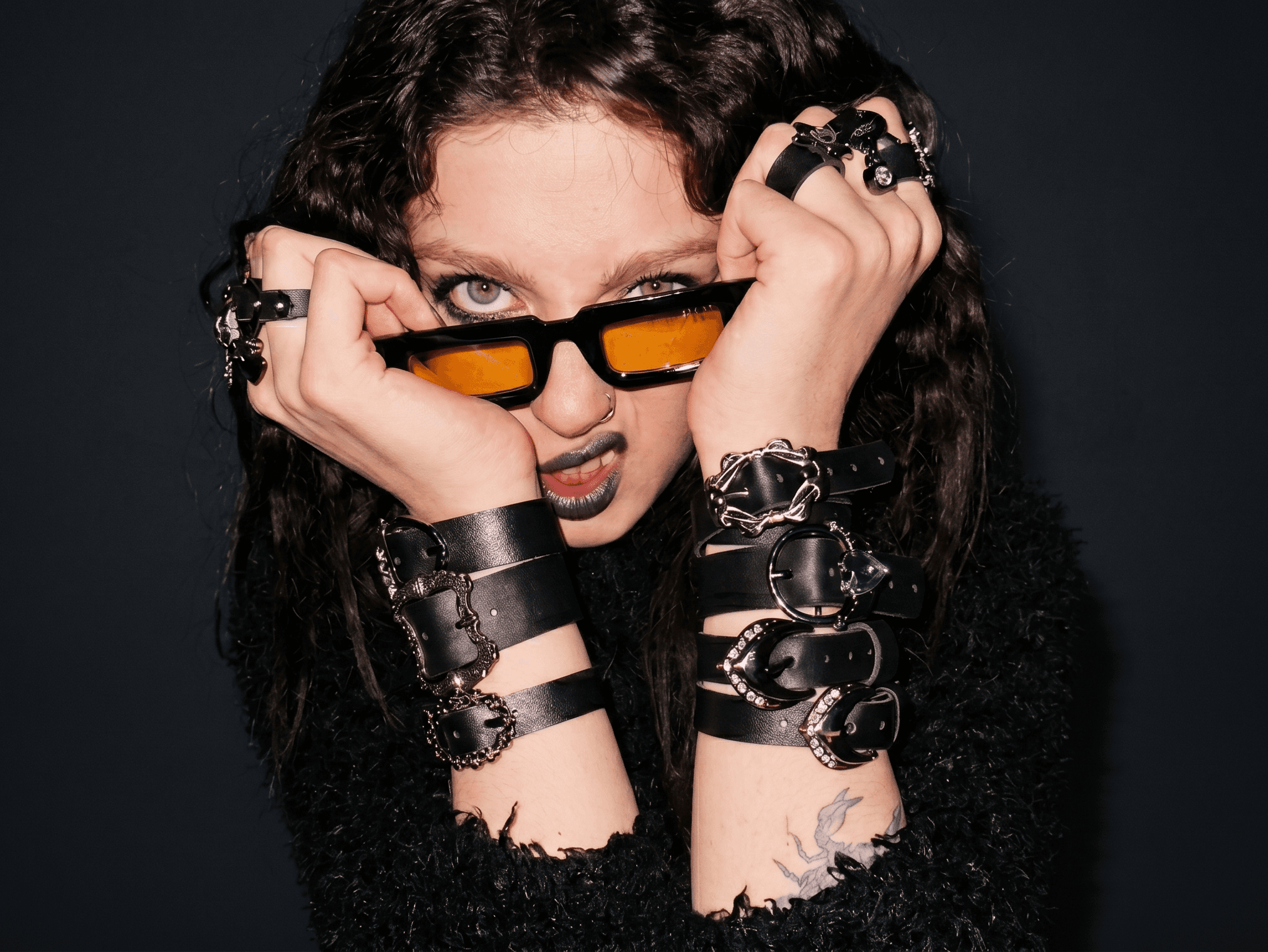 Donya - Black Chain Creator